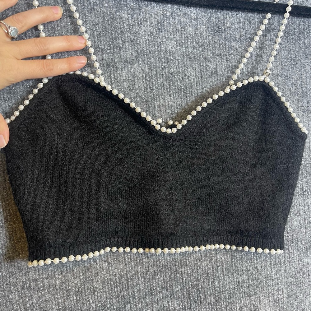 ASTR the Label Women Small Kira Black Pearl Knit Sweater Tank Crop Top Old Money - Picture 4 of 11